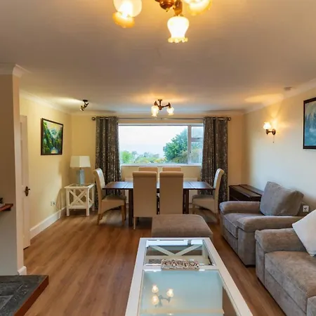 Cappamore House, Located Right On The Greenway. Holiday home *