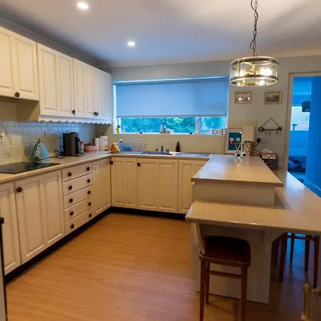 Cappamore House, Located Right On The Greenway. Holiday home *