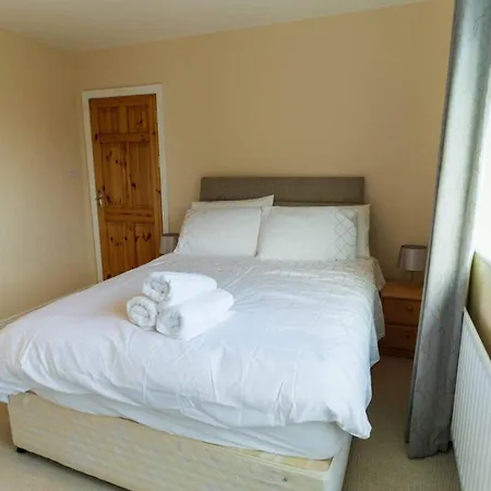 Holiday home Cappamore House, Located Right On The Greenway.