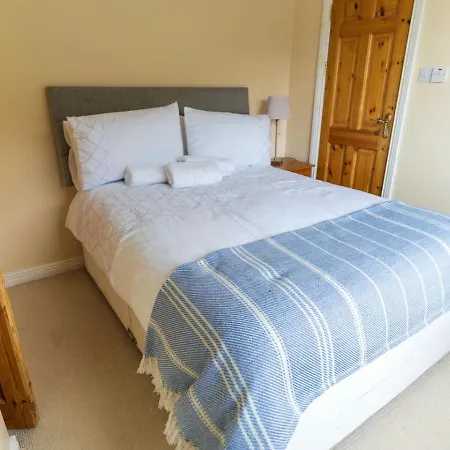 Cappamore House, Located Right On The Greenway. Holiday home *